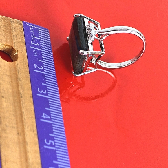 Natural Labradorite 1.7×1.2cm & CZ 925 Sterling Silver Ring - Picture 2 of 14